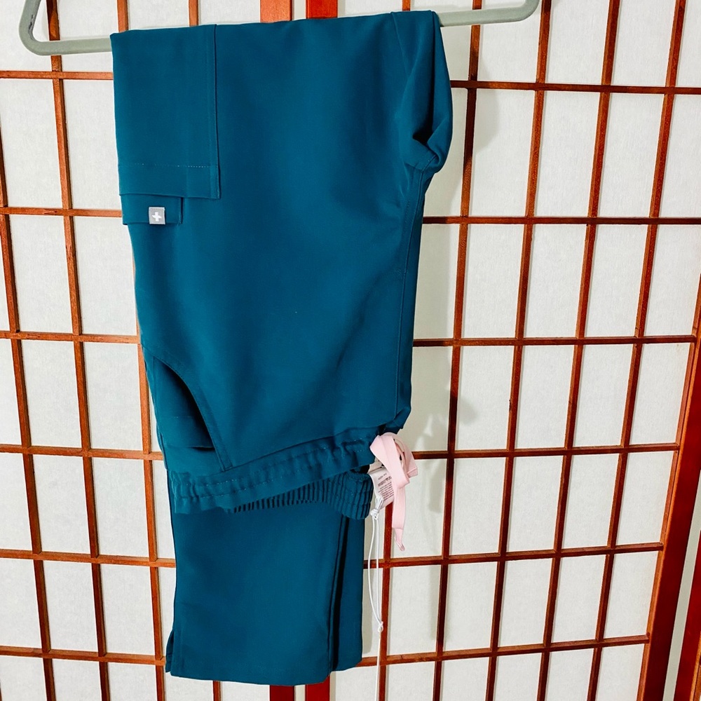 Figs Yola Skinny Tall Medium scrub bottom